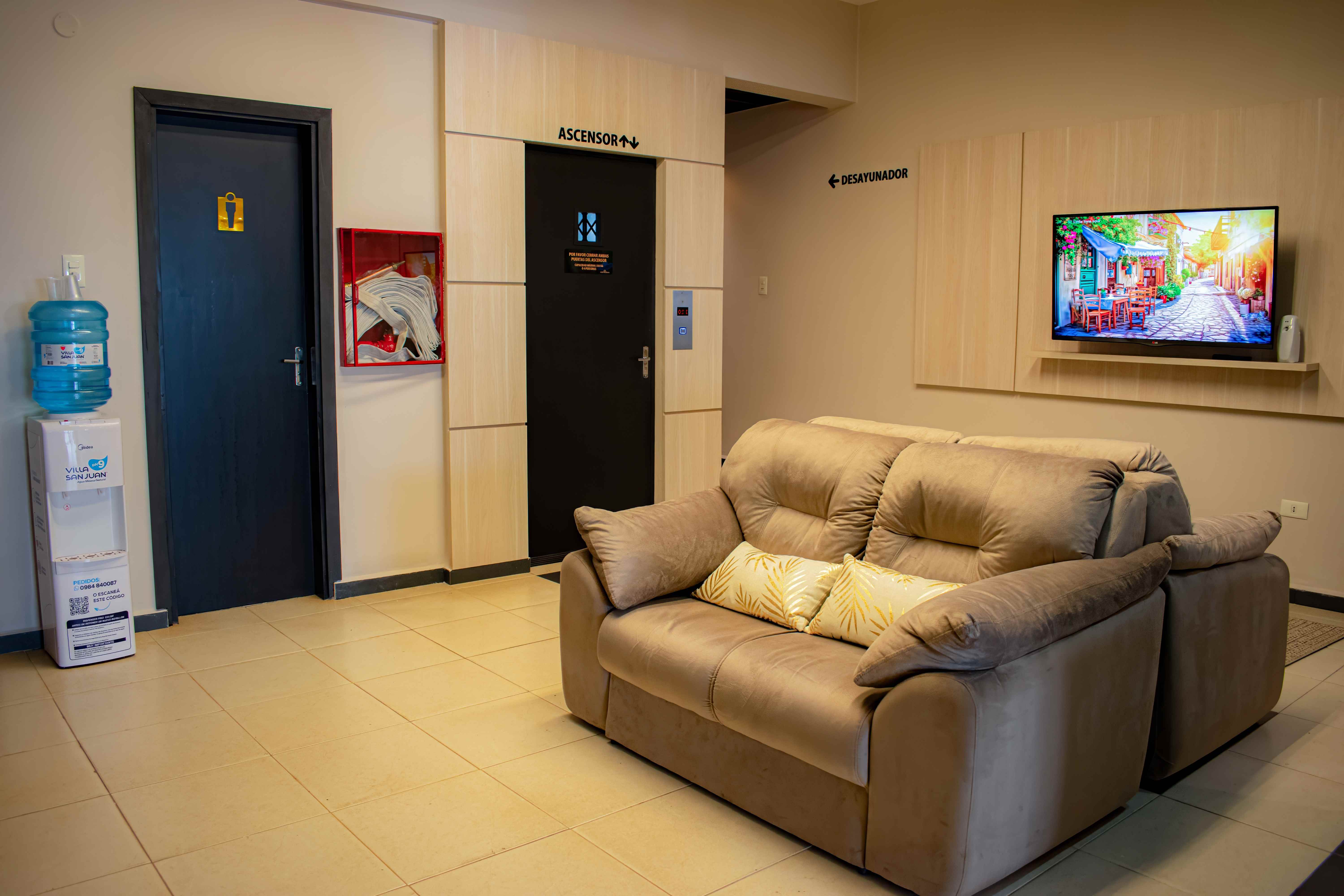 Área de descanso con TV